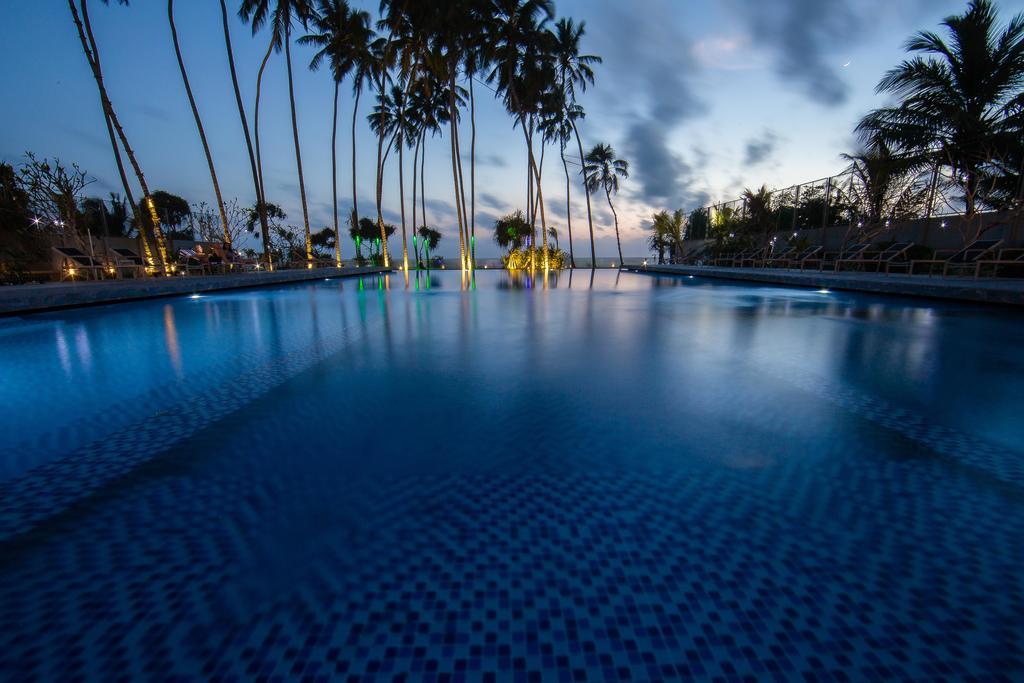Club Waskaduwa Beach Resort & Spa Kalutara Bagian luar foto
