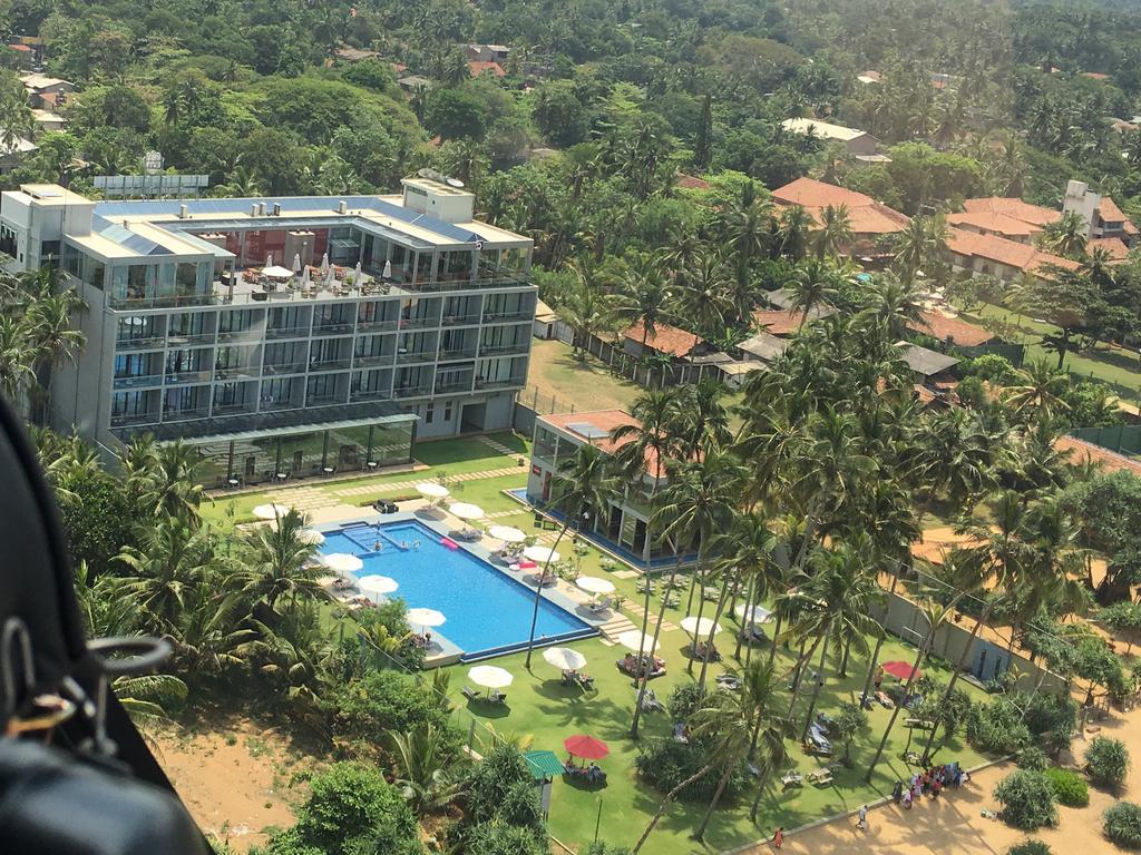Club Waskaduwa Beach Resort & Spa Kalutara Bagian luar foto