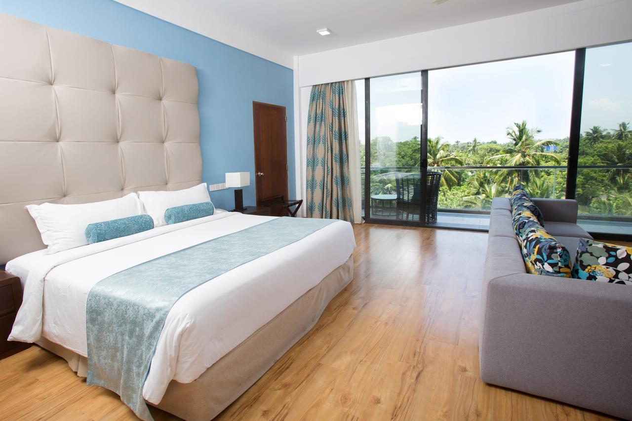 Club Waskaduwa Beach Resort & Spa Kalutara Bagian luar foto