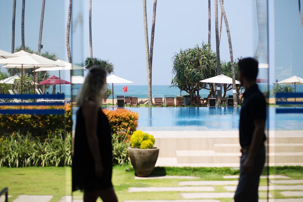 Club Waskaduwa Beach Resort & Spa Kalutara Bagian luar foto