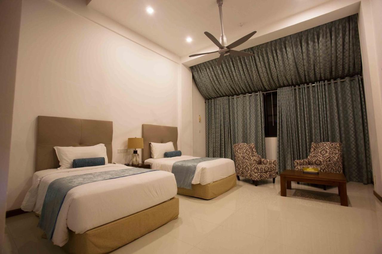 Club Waskaduwa Beach Resort & Spa Kalutara Bagian luar foto